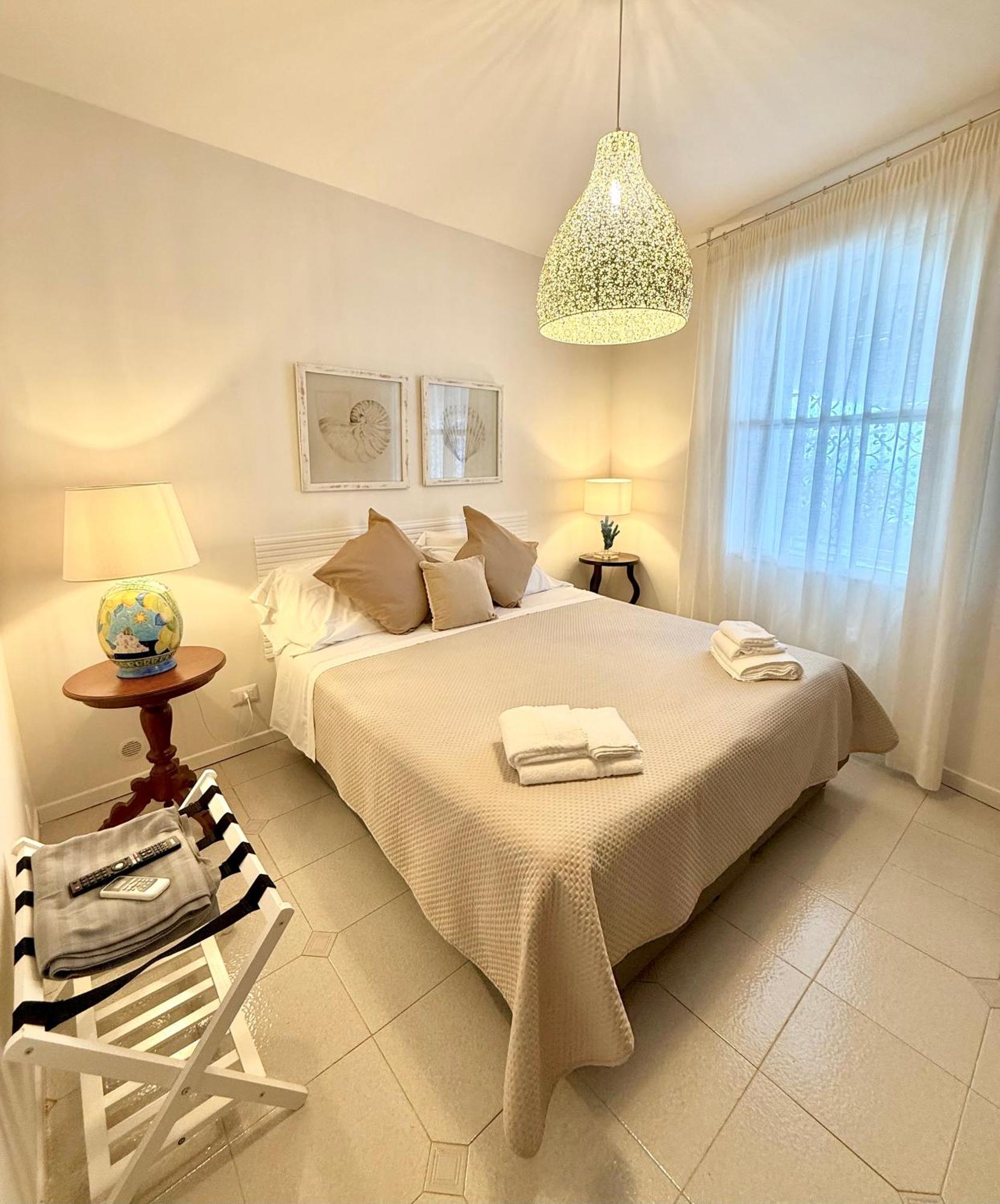Villa Anna Майори Екстериор снимка