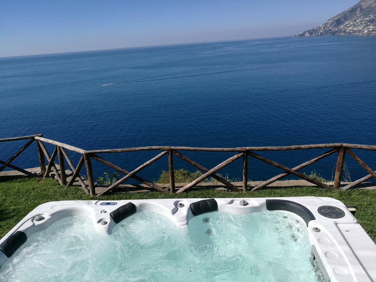 Villa Anna Майори Екстериор снимка