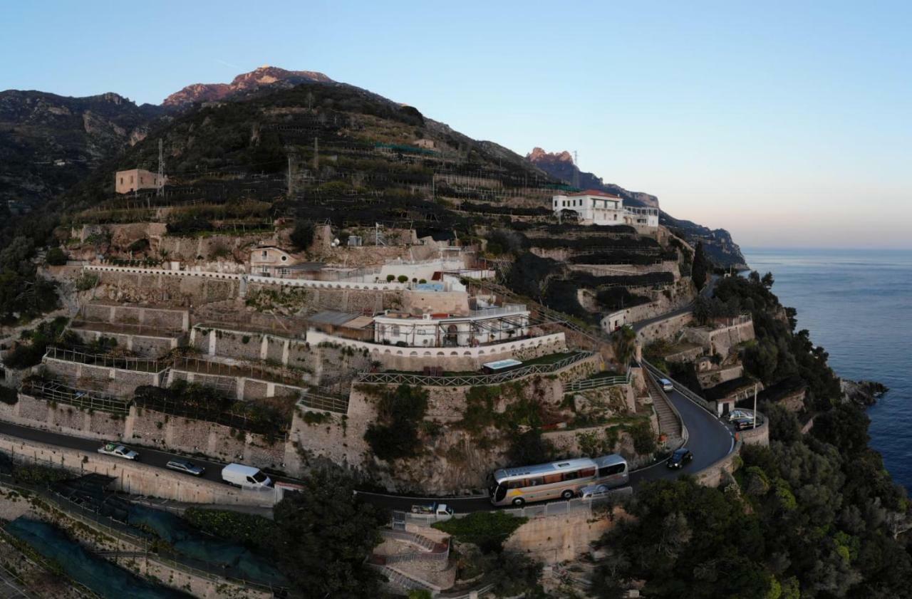 Villa Anna Майори Екстериор снимка